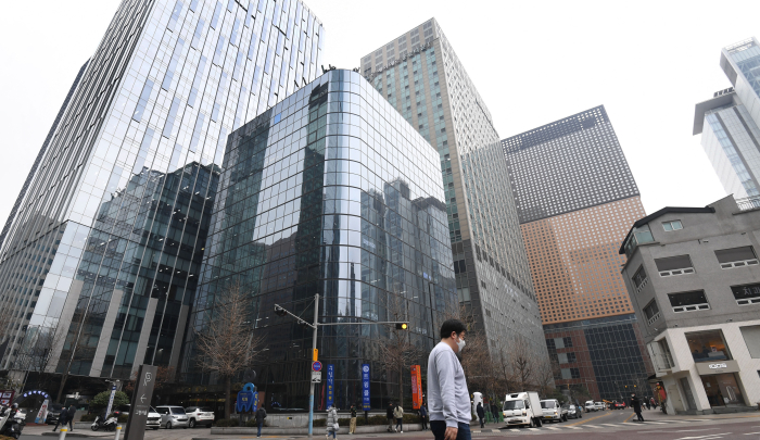 Gwanghwamoon　District,　part　of　Seoul's　central　business　district