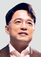 NCSoft　founder　Kim　Taek-jin