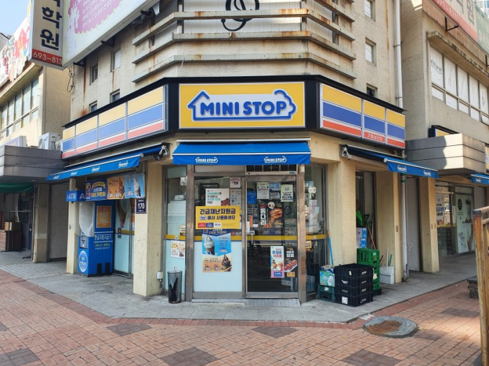 Ministop has been sluggish in both sales and expansion of new branches.
