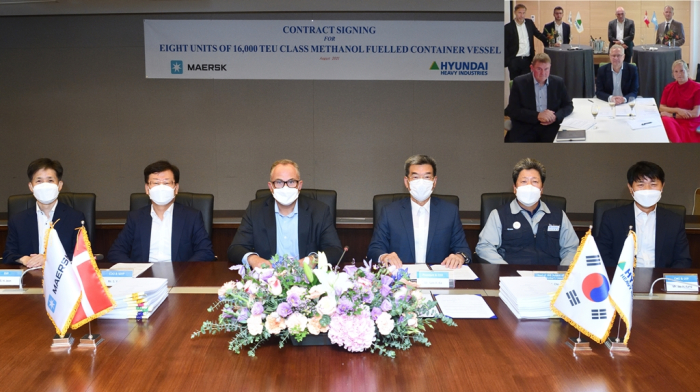 Executives from KSOE and Maersk sign on the construction of methanol-powered ships