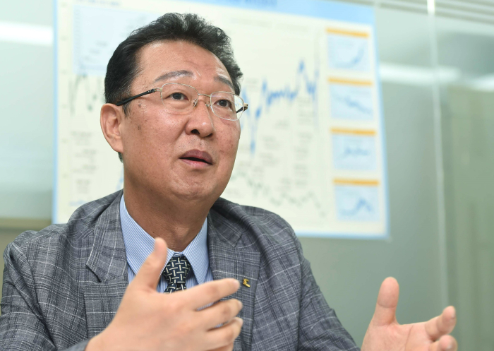 Seo Won-joo in May entered his extended term for one more year as CIO of the Government Employees Pension Service