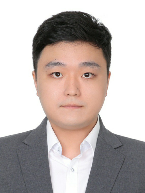 Jun-ho Cha is an M&A reporter of Market Insight of The Korea Economic Daily