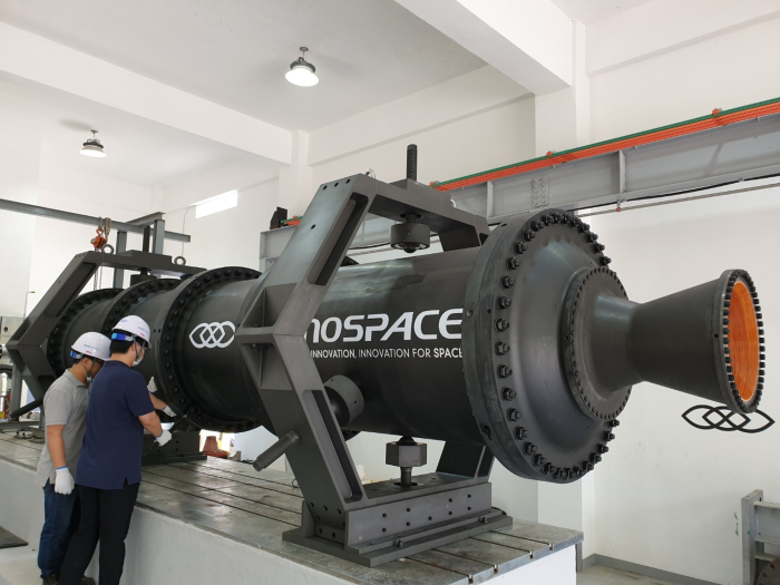 INNOSPACE's 15-ton hybrid rocket using Kolon Glotech's composite materials.