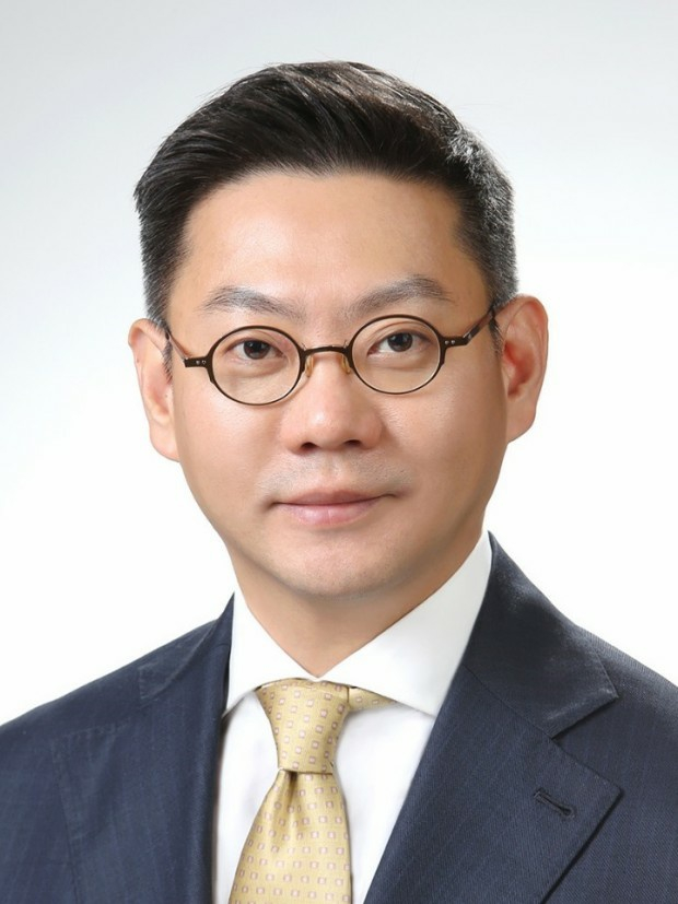 Cho　Chanhee,　managing　director　and　South　Korea　investment　banking　head　of　Bank　of　America　Merrill　Lynch