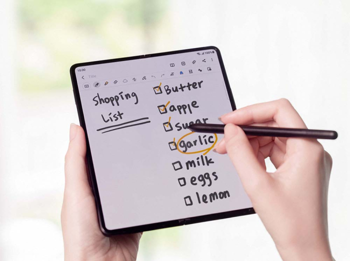 Galaxy Z Fold 3 boasts a wide 7.6-inch display that allows users to engage in multiple tasks simultaneously.