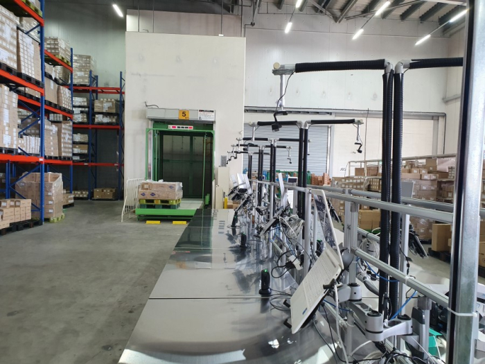 Real Packing's system automatically films the packaging process