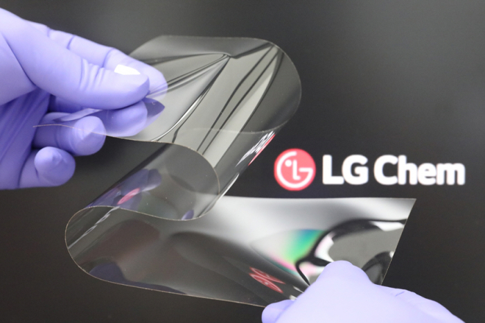 LG Chem's new cover window for foldable devices