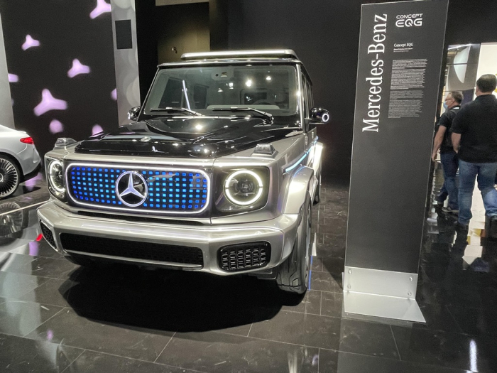 Mercedes-Benz　unveiled　the　EQG　at　the　IAA　Mobility　2021