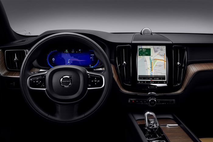The　Volvo　new　XC60's　cockpit　equipped　with　SK　Telecom's　in-vehicle　infotainment　(Courtesy　of　Volvo)