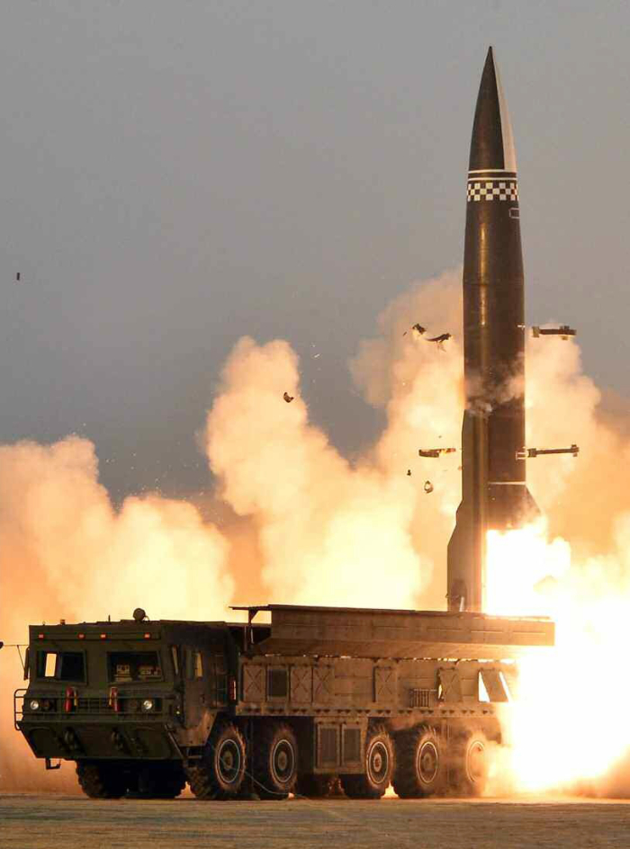 North　Korea　fires　two　ballistic　missiles　off　its　East　Coast