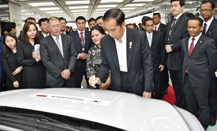 Indonesian President Joko Widodo visited Hyundai Motor's factory in Ulsan in November 2019.