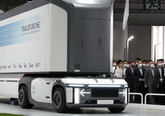 Hyundai　Motor　Group's　Trailer　Drone,　an　FCEV　concept