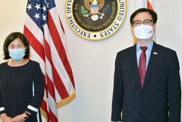 USTR's　Tai　with　the　South　Korean　Trade　Minister　in　September　during　his　visit　to　Washington,　D.C.
