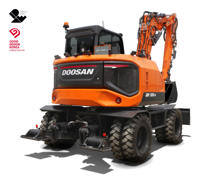 Hyundai　Doosan　Infracore's　DX100W　was　selected　as　the　Featured　Finalist　at　the　prestigious　2021　IDEA　Awards.