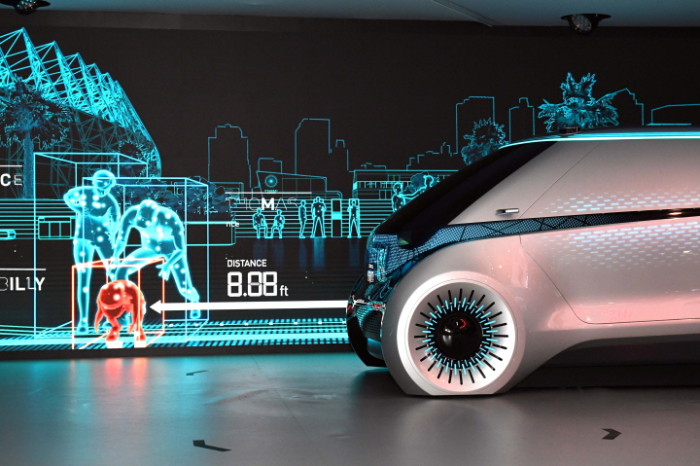Hyundai　Mobis'　future　mobility　concept　car.