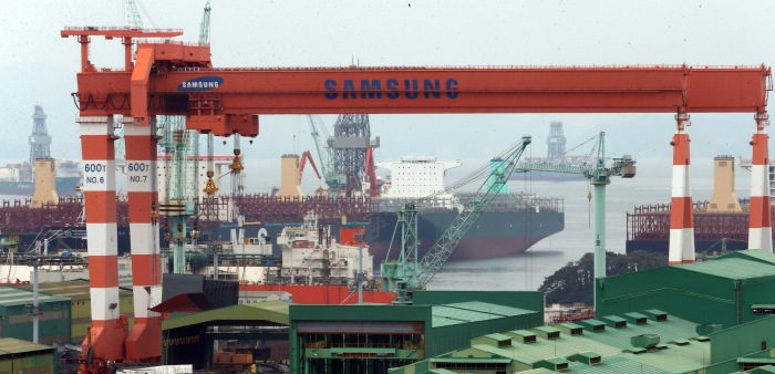 Samsung　Heavy　Industries　shipyard　on　Geoje　Island,　South　Korea