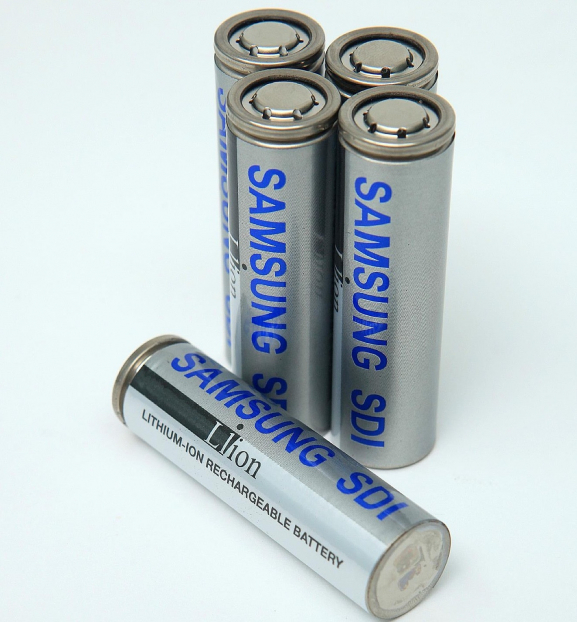 Samsung's　cylindrical　batteries