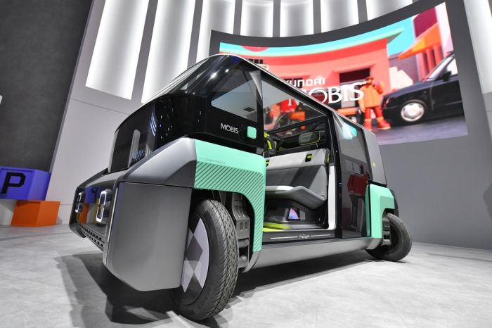The M.Vision 2Go, an eco-friendly city delivery mobility vehicle featuring the e-Corner (Courtesy of Hyundai Mobis)