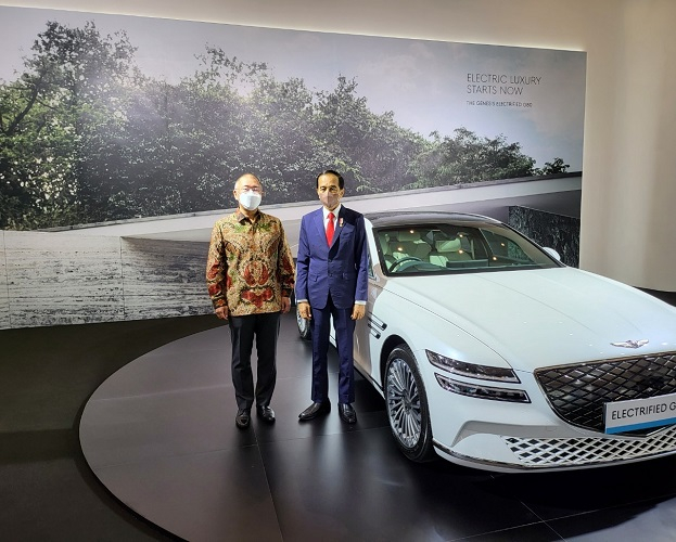 Hyundai　Motor　Group　chairman　Chung　Euisun　(left)　and　Indonesian　President　Joko　'Jokowi'　Widodo 　(Courtesy　of　Hyundai　Motor)