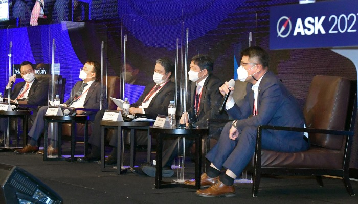KTCU's　head　of　the　overseas　corporate　finance　team　Lee　Chul　Ho　talks　in　ASK　2021