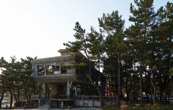 The exterior of Terarosa cafe in Gangneung