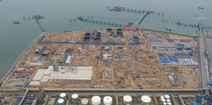 Hyundai　Oilbank's　refinery　complex　in　Daesan　in　South　Chungcheong　Province