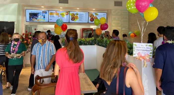 Customers line up to order chicken at BB.Q Chicken’s Kuono Marketplace branch (Courtesy of Genesis BBQ)