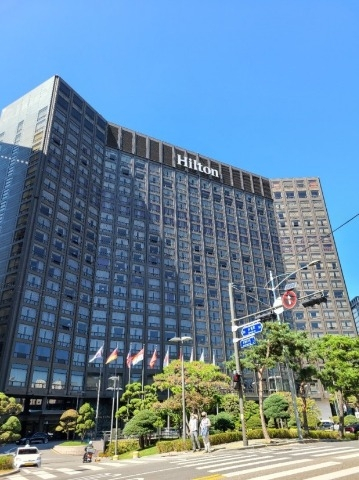 IGIS　bought　Millenium　Hilton　Seoul　from　CDL　for　2　million　in　October
