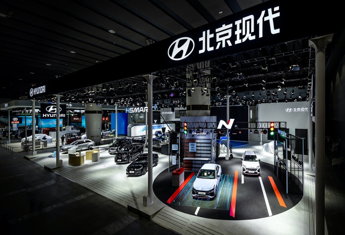 Hyundai　Motor　and　Beijing　Hyundai　showcase　their　cars　at　the　2021　China　Guangzhou　International　Automobile　Exhibition