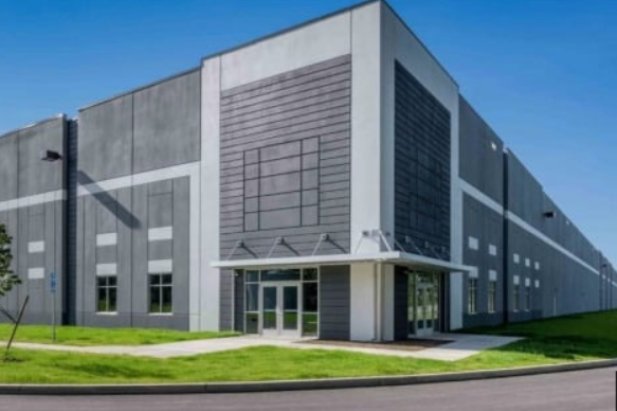 Amazon warehouse under construction in Albany, New York