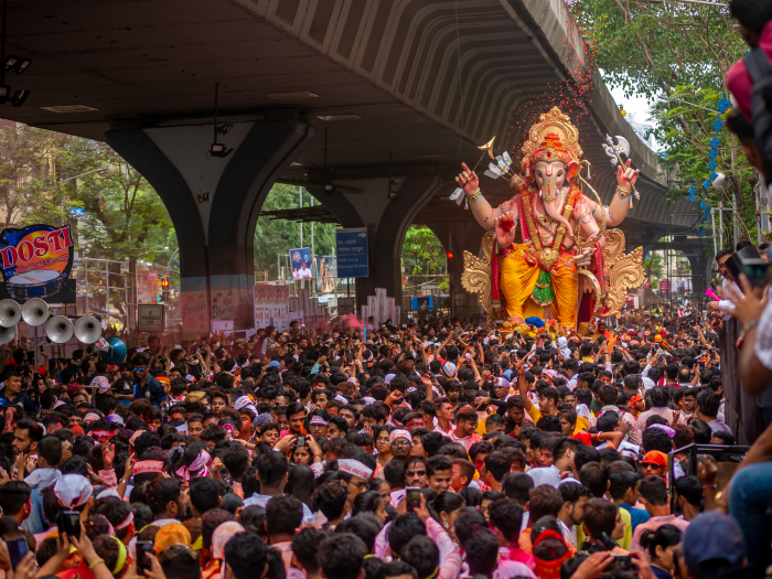 India's　Ganesh　Festival　(Photo:　Getty　Images　Bank)