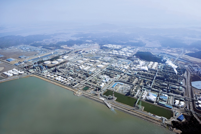 Hyundai　Oilbank　refinery　complex　in　Daesan,　South　Korea