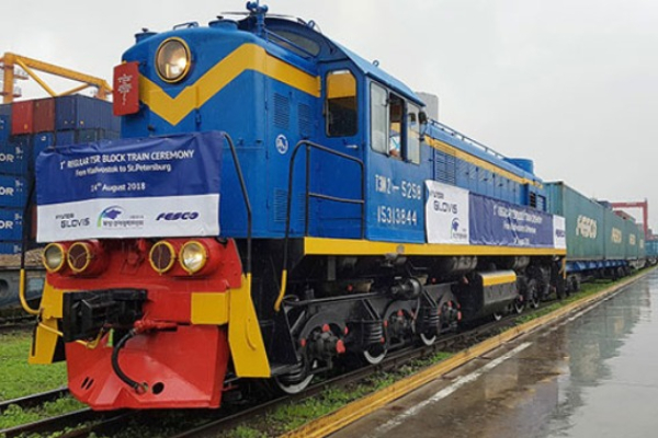 Hyundai　Glovis　express　freight　train　that　began　operations　in　Russia　in　2018