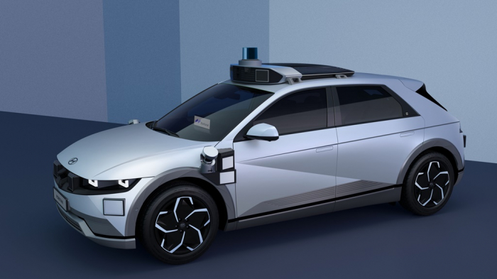 Hyundai's　IONIQ5-based　autonomous　robotaxi