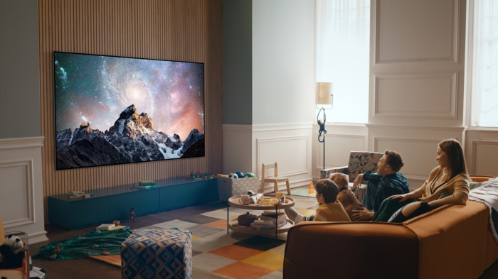 LG's　97-inch　OLED　TV