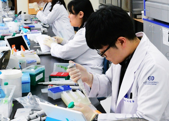 The　laboratory　of　EONE-DIAGNOMICS　Genome　Center　Co.　in　Korea