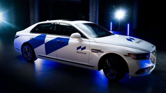 Autonomous version of the Genesis G90 of Hyundai Motor Group's autonomous driving JV Motional
