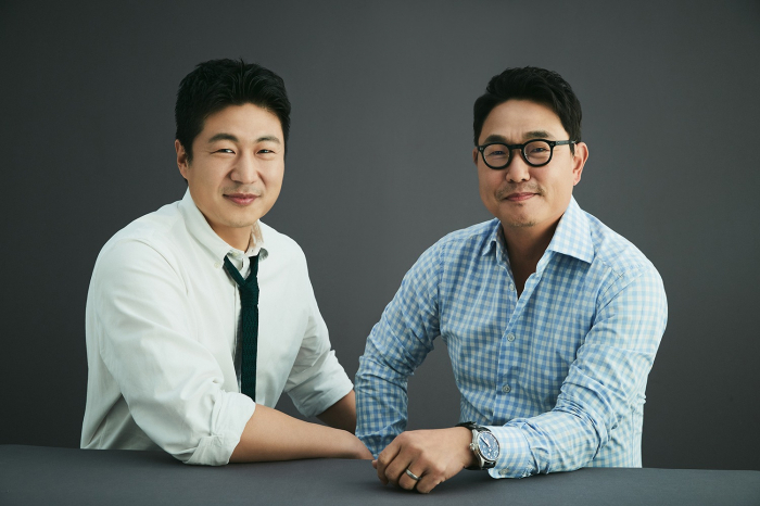 Alex Young-joon Ryu (left) was tapped as new co-CEO of Kakao Corp., alongside current Co-CEO Yeo Min-soo (right)