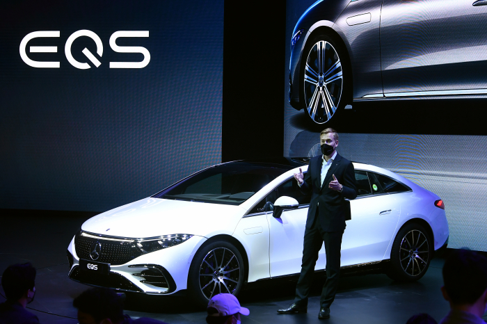 EQS　unveiled　during　the　2021　Seoul　Motor　Show　between　Nov.　25　and　Dec.　5