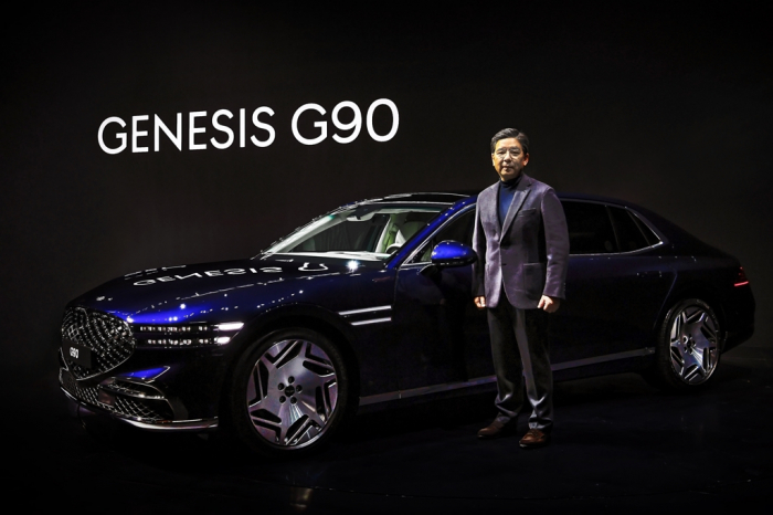 The Genesis G90 and Hyundai Motor CEO Chang Jae-hoon