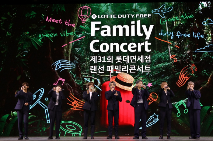 Lotte　Duty　Free　hosted　the　Lotte　Family　Concert　with　BTS　attending　in　2021