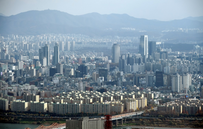 Apartments　in　the　wealthy　Gangnam　district　of　Seoul