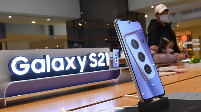 Samsung's　Galaxy　S21