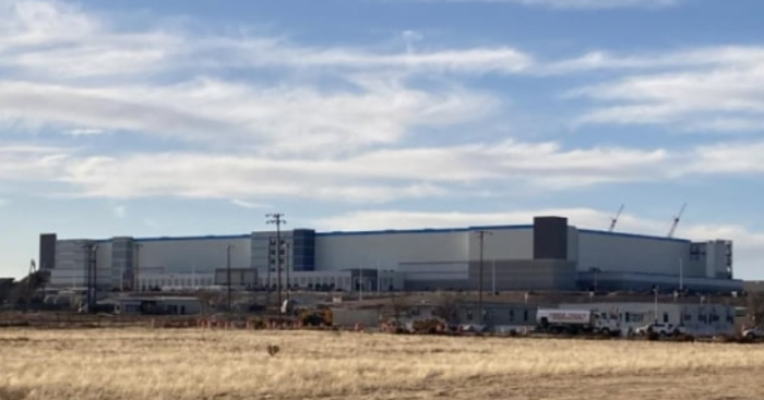 Amazon　logistics　center　in　the　US　state　of　New　Mexico