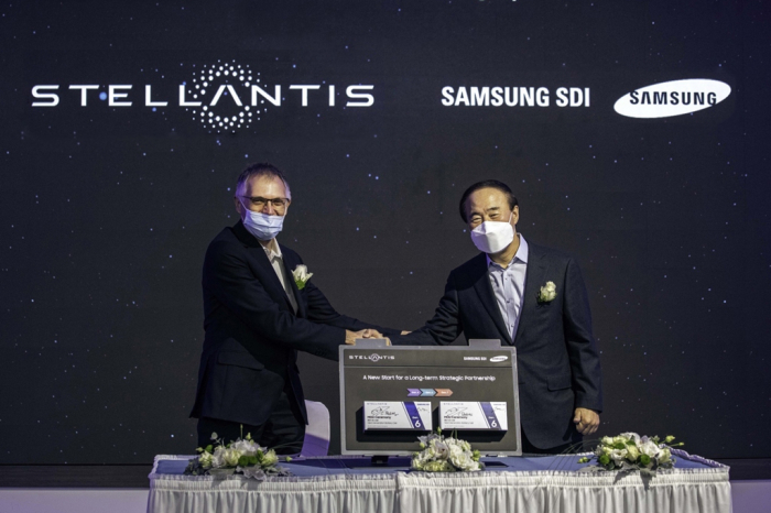 Samsung SDI and Stellantis sign an MOU on battery JV