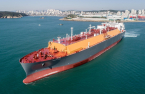 Hyundai, Daewoo race for ship orders after merger fails