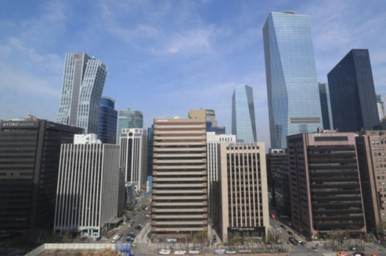 Yeouido,　the　financial　district　of　Seoul　(Courtesy　of　Yonhap　News)