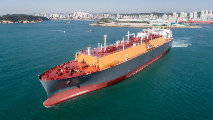 LNG　carrier　built　by　Hyundai　Heavy　Industries