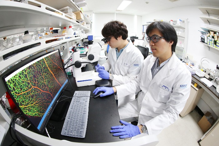 Researchers　at　the　KAIST　Graduate　School　of　Medical　Science　and　Engineering