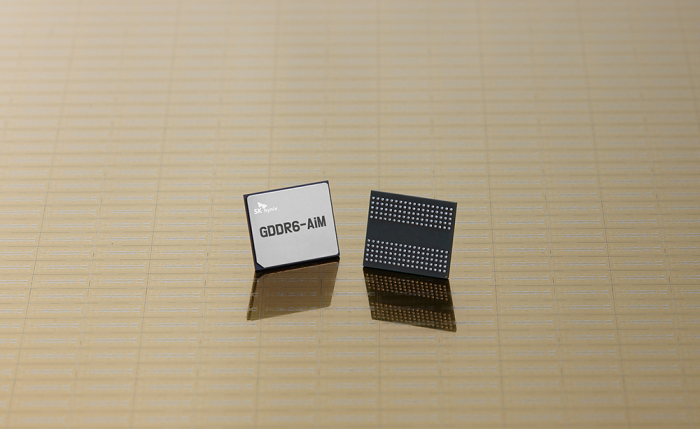 GDDR6-AiM　chip　that　adopts　SK　Hynix's　PIM　technology